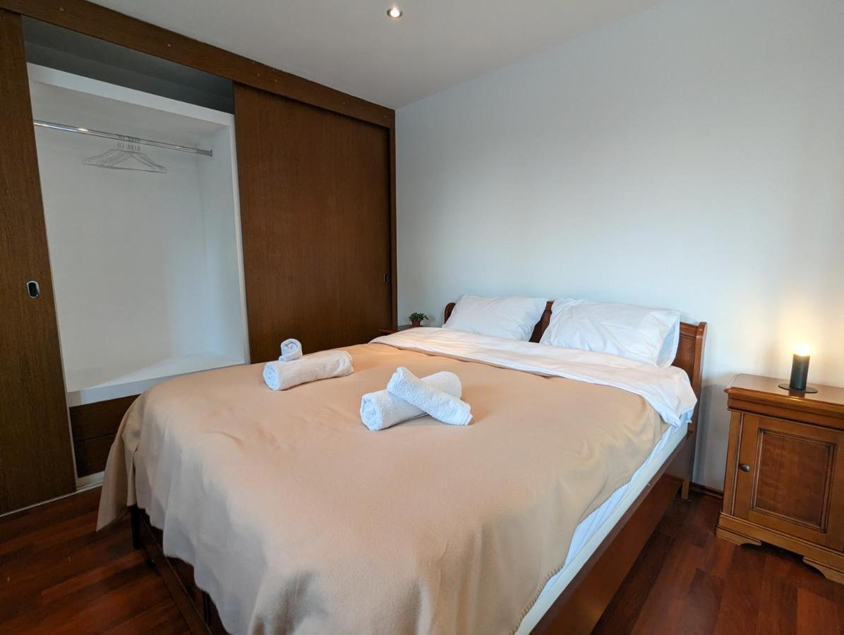 Horizon View Villa - Lakefront Terrace Suite Bükreş Dış mekan fotoğraf