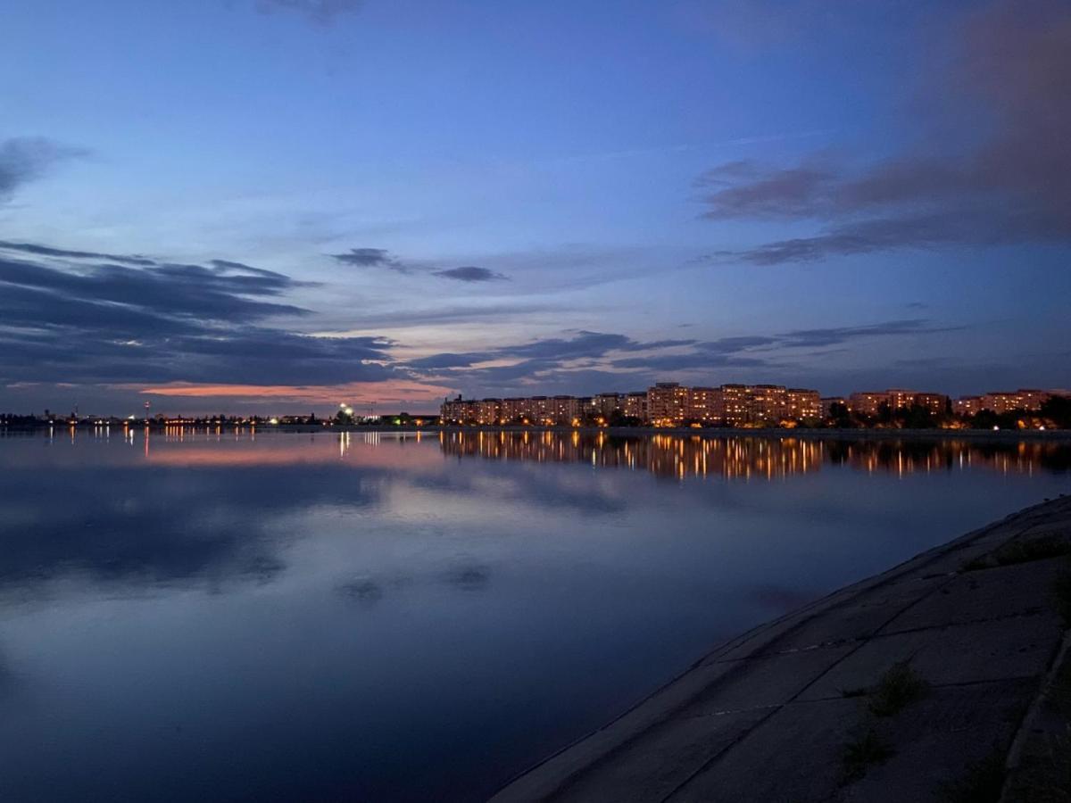 Horizon View Villa - Lakefront Terrace Suite Bükreş Dış mekan fotoğraf